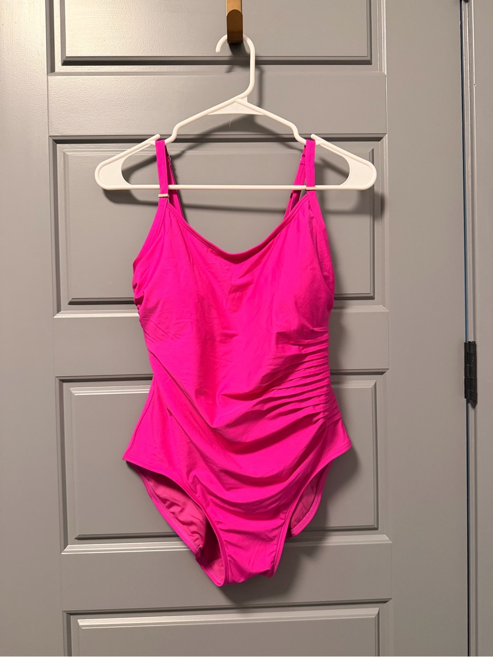 Calvin Klein Women’s Hot Fuchsia One-Piece Swimsuit EUC Size 10